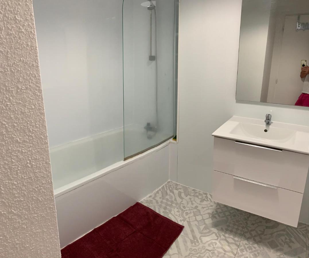 Appartement 2Eme Etage 42M2 Hyper Centre Ville / Parking Gratuit Riom Buitenkant foto