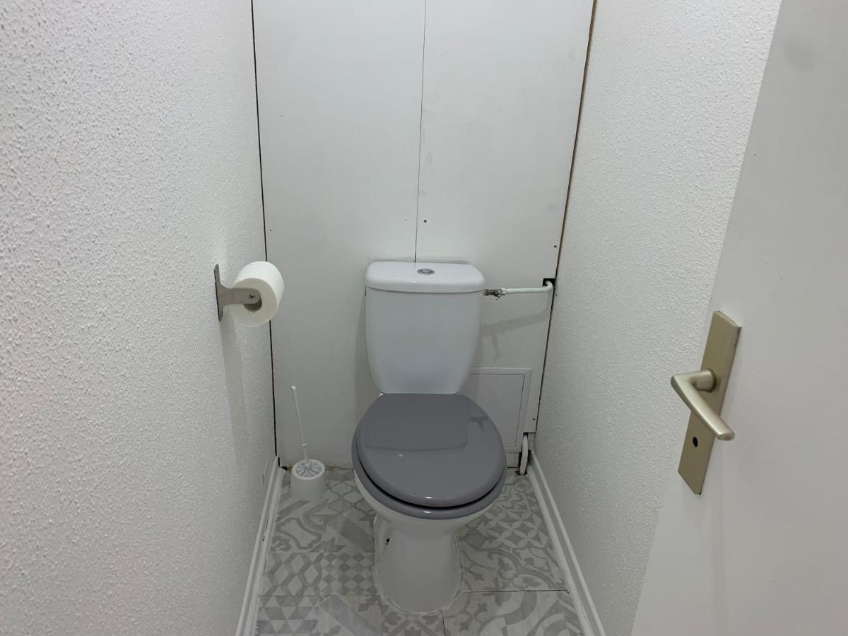Appartement 2Eme Etage 42M2 Hyper Centre Ville / Parking Gratuit Riom Buitenkant foto