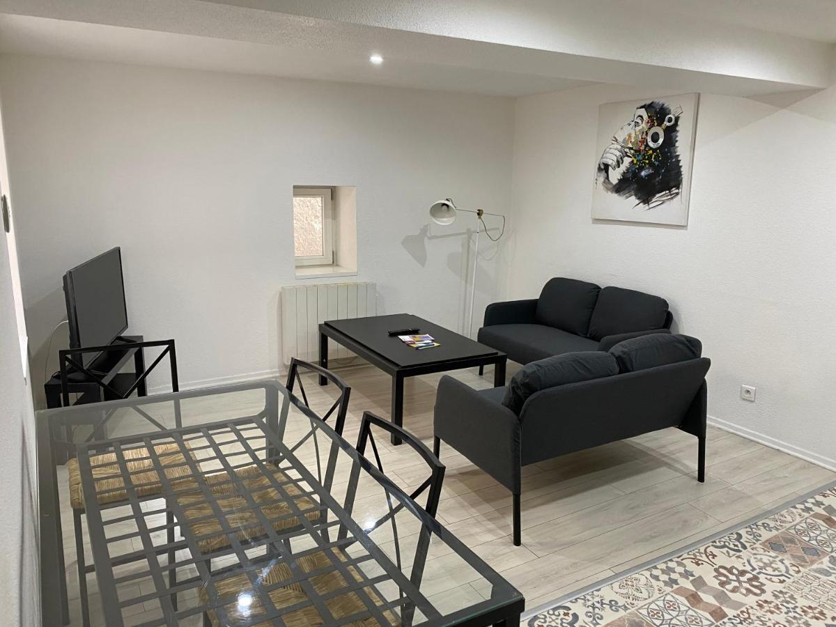 Appartement 2Eme Etage 42M2 Hyper Centre Ville / Parking Gratuit Riom Buitenkant foto