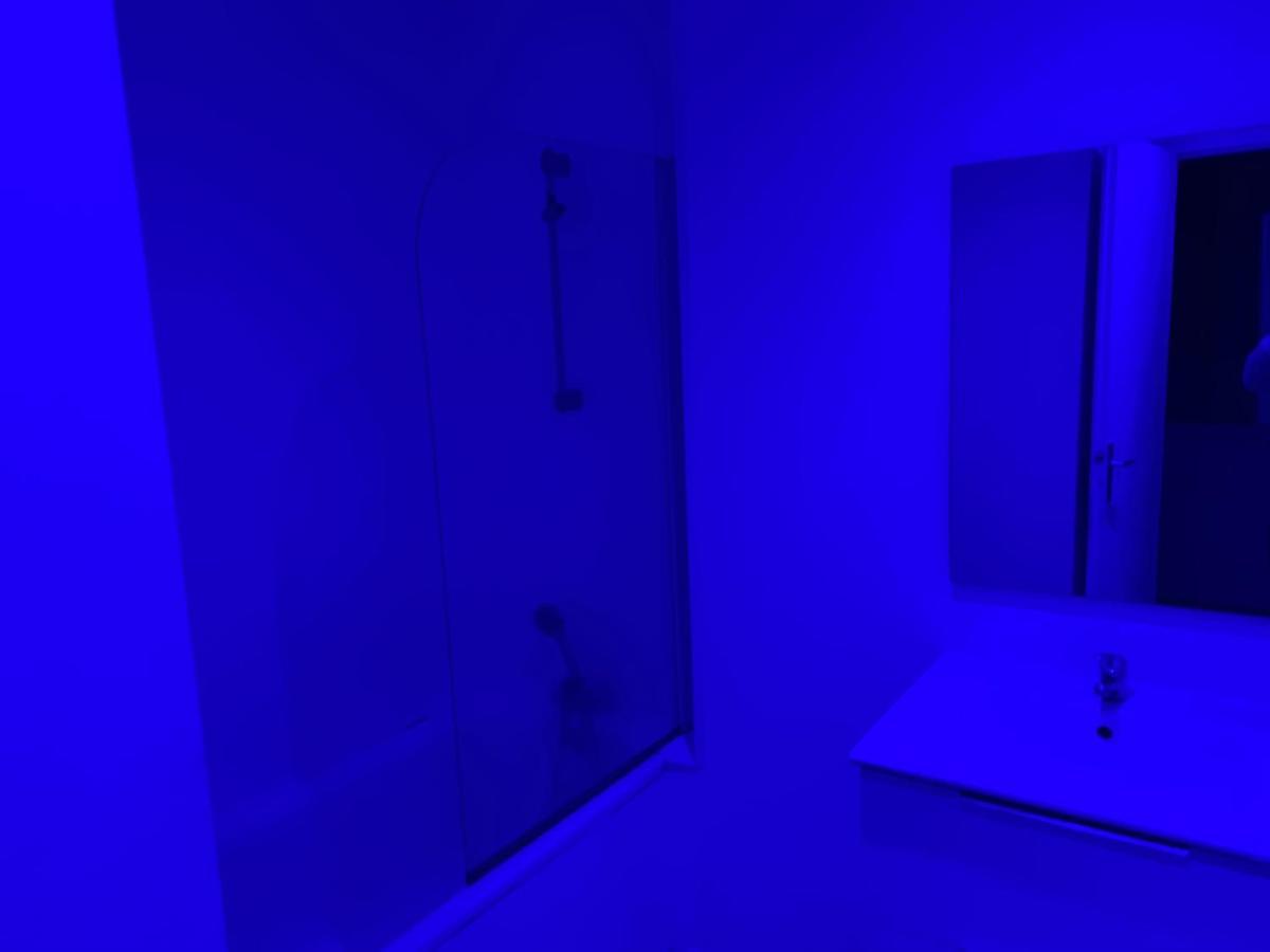Appartement 2Eme Etage 42M2 Hyper Centre Ville / Parking Gratuit Riom Buitenkant foto